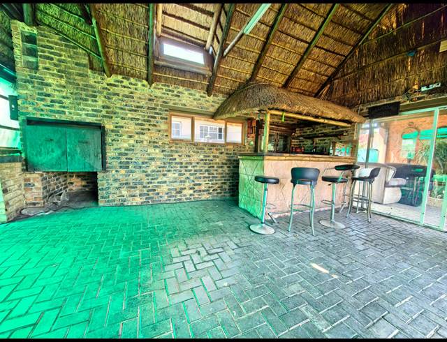 4 BEDROOM HOUSE FOR SALE IN ROODIA